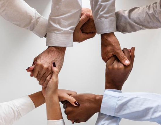基建项目投资与商业地产运营模式对比分析：以成都天投产业投资有限公司为例
